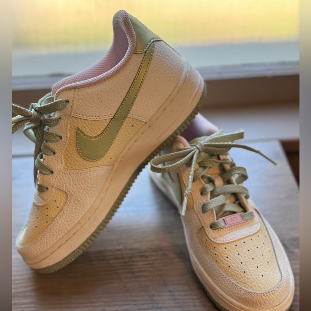 Nike Air Force 1 Low - Summit White Honeydew - sz 6.5Y NEW‎